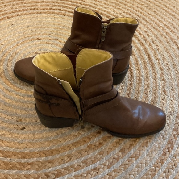 BUSSOLA made in Italy Brown Aged zipper and side buckle boot . - Picture 4 of 8